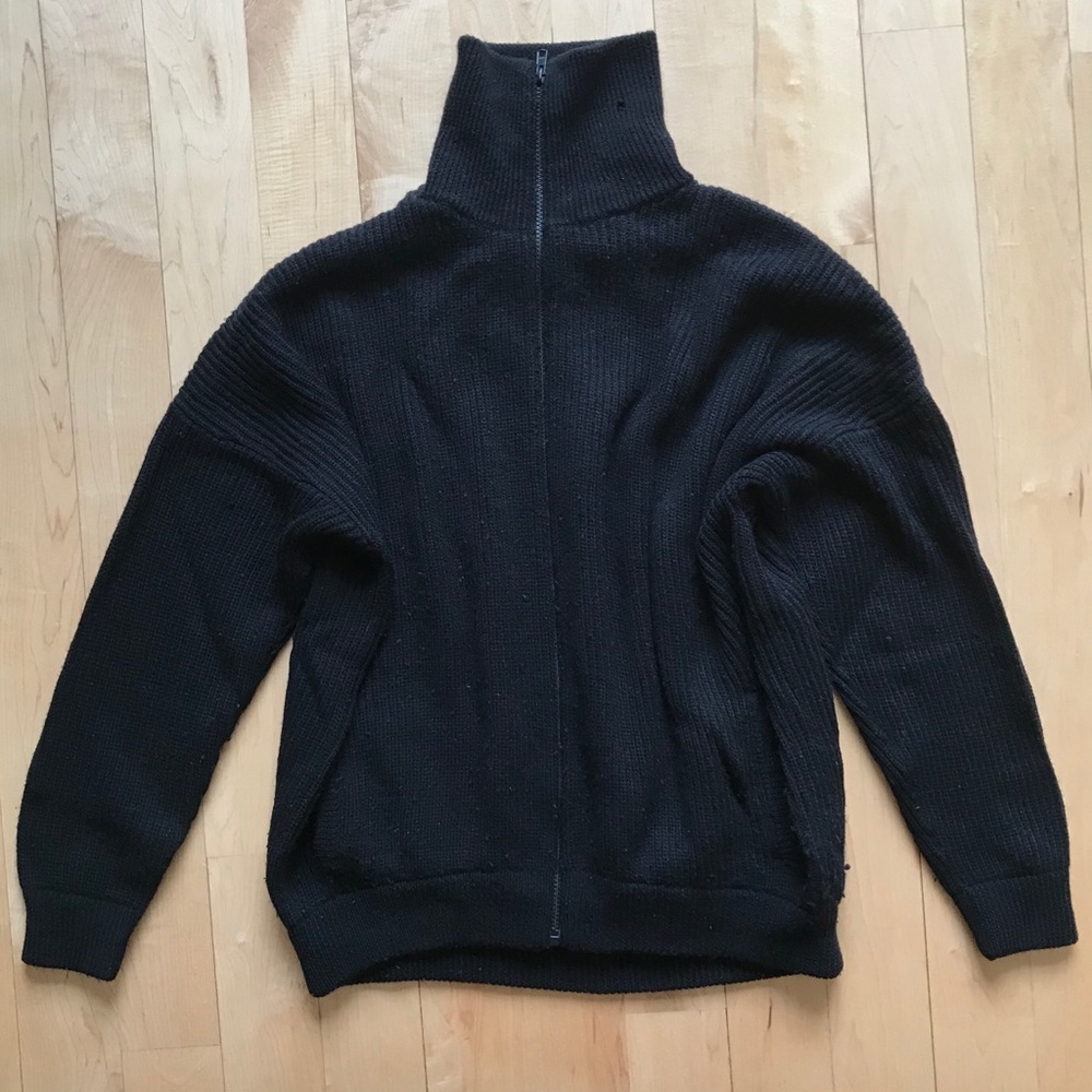 Black cardigan (La Garconne Moderne)